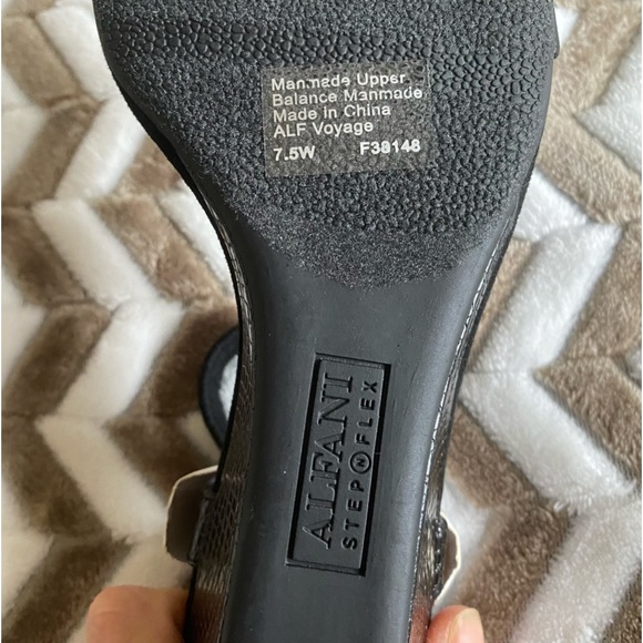 Alfani Women's Step 'N Flex Voyage Wedge Sandals - Picture 6 of 7